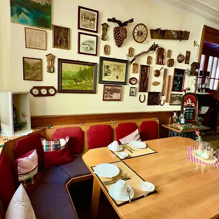 Gaestehaus Gruener Baum Sankt Martin