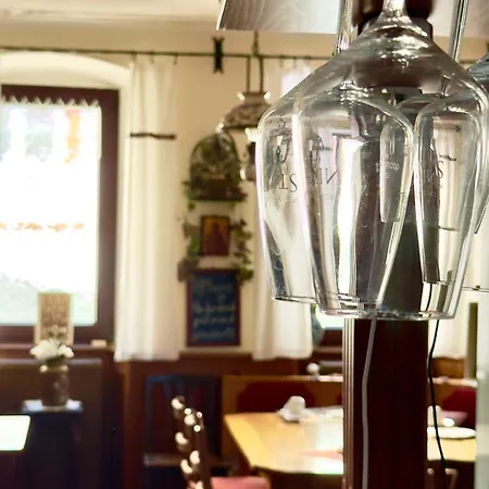 Gaestehaus Gruener Baum 住宿加早餐酒店 3*