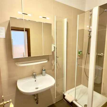 Gaestehaus Gruener Baum Sankt Martin