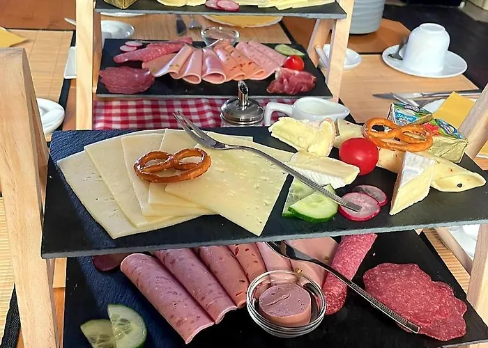 住宿加早餐酒店 Gaestehaus Gruener Baum 3*